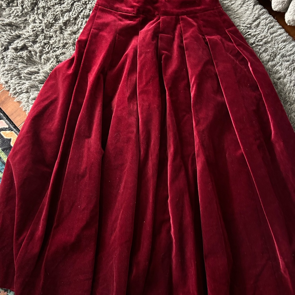 Chic Burgundy Velvet A-Line Skirt